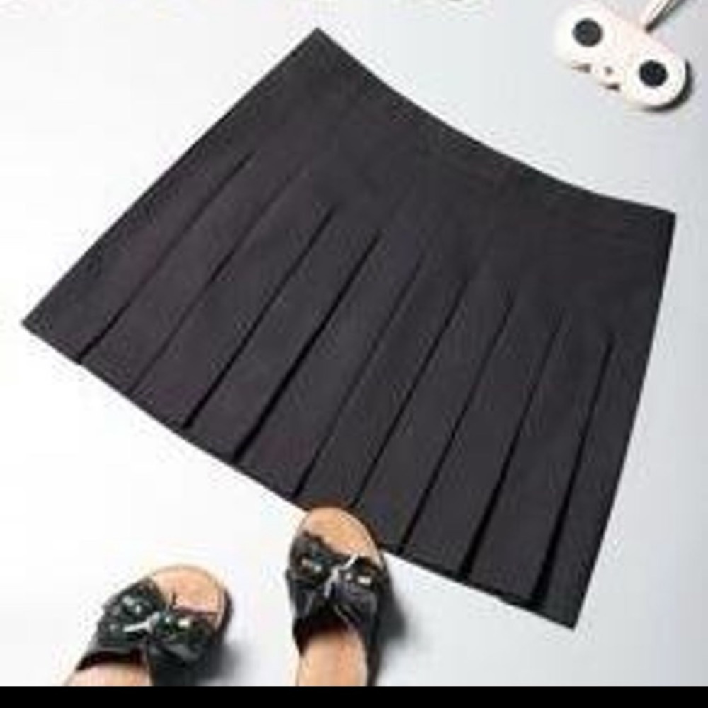 SHEIN Black Pleated Skirt